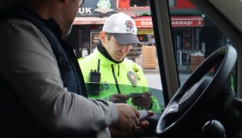 izmirdeki okul servisi denetimlerinde 38 araca trafikten men OIfqyJVV