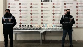 kapikule sinir kapisinda tirda 850 cep telefonu ele gecirildi PpSEst68