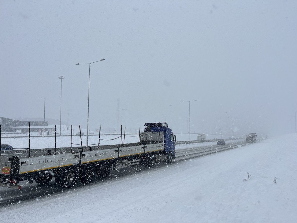 kar ve sis kuzey marmara otoyolunda ulasimi zorlastiriyor 2 gZgL2CAD