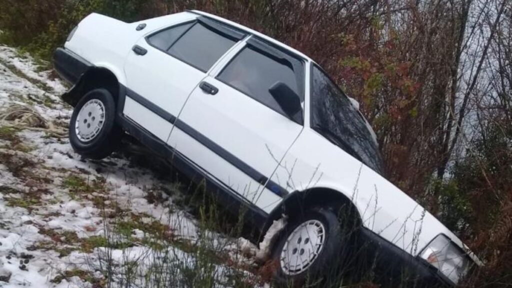 kastamonuda sarampole dusen araci agaclar tuttu kqcKKp2d