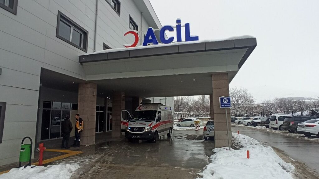 kayseride komsular arasinda kavgada 3 kisi yaralandi HUqLUMZG