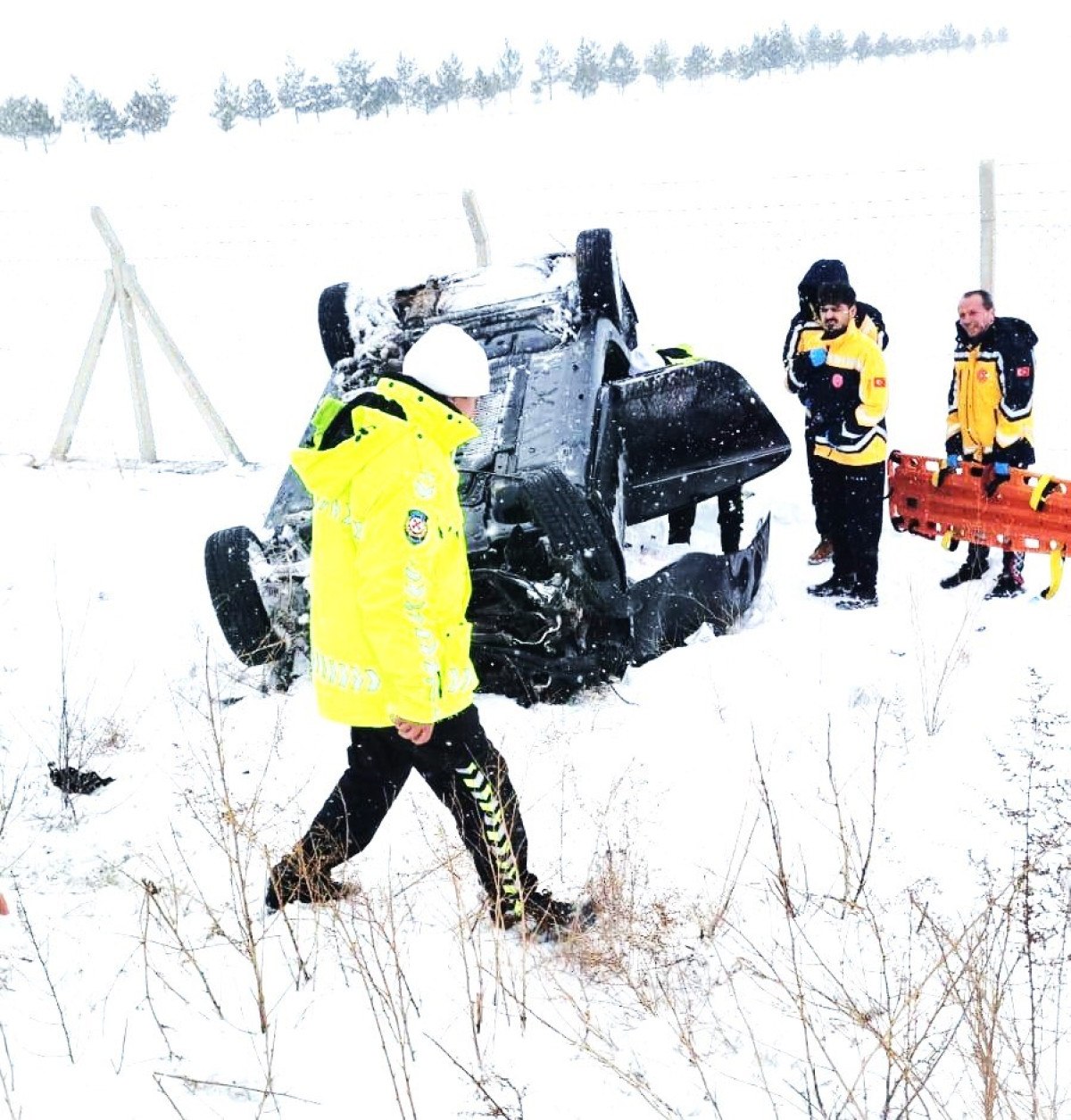 kayseride polis araci otomobille carpisti 0 4ITlHGLH