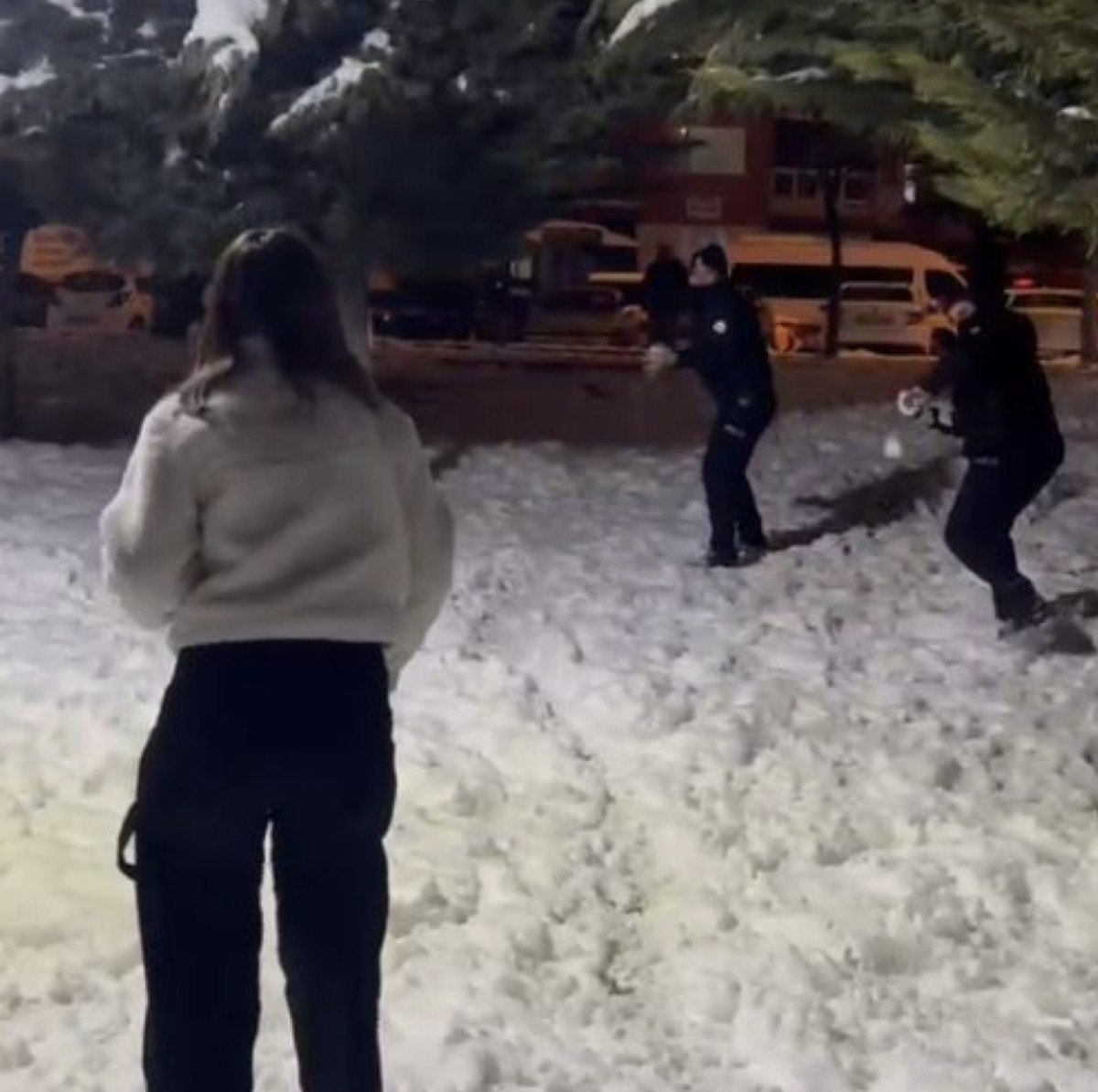 Kayseri'de polis ve çocukların eğlenceli anları 1 kayseride polis ve cocuklarin eglenceli anlari 0 5PC4Kdpj