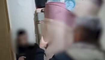 kayseride polisten kacmak icin halilarin arasina saklandi 99ywrsVI