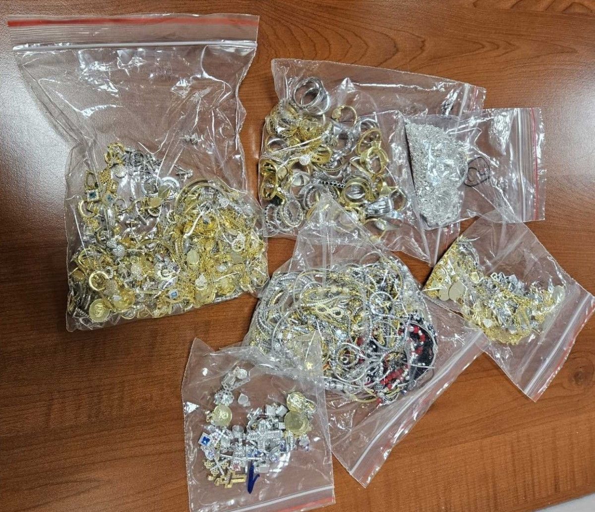 kirklarelide sahislar vucutlarina sakladiklari takilarla yakalandi 0