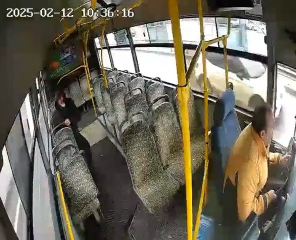 kocaelide soforunun bayildigi otobusu durduran yolcu konustu 0 6Vs6YuWY