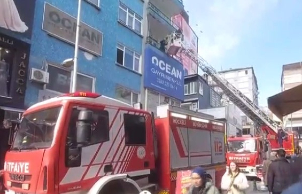 kocaelide yangin mahsur kalan 2 kadini itfaiye kurtardi 2 gGpYk2vt