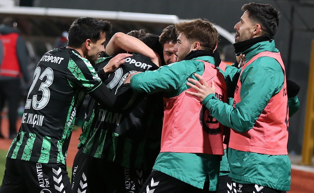 kocaelispor manisa fk karsisinda iki golle guldu 1