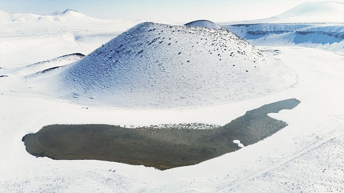 konyada meke golu kar yagisinin ardindan beyaza burundu 2 rGHwZ1ey