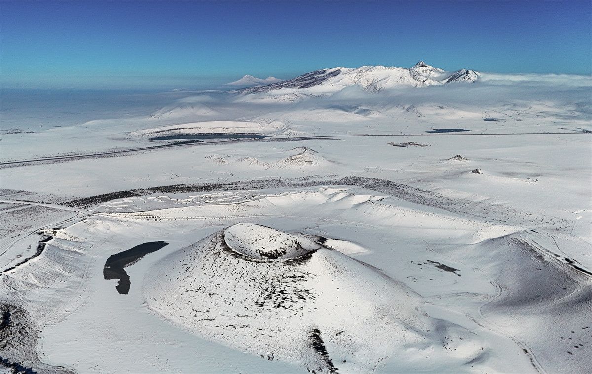 konyada meke golu kar yagisinin ardindan beyaza burundu 4 fNGgHj2Y