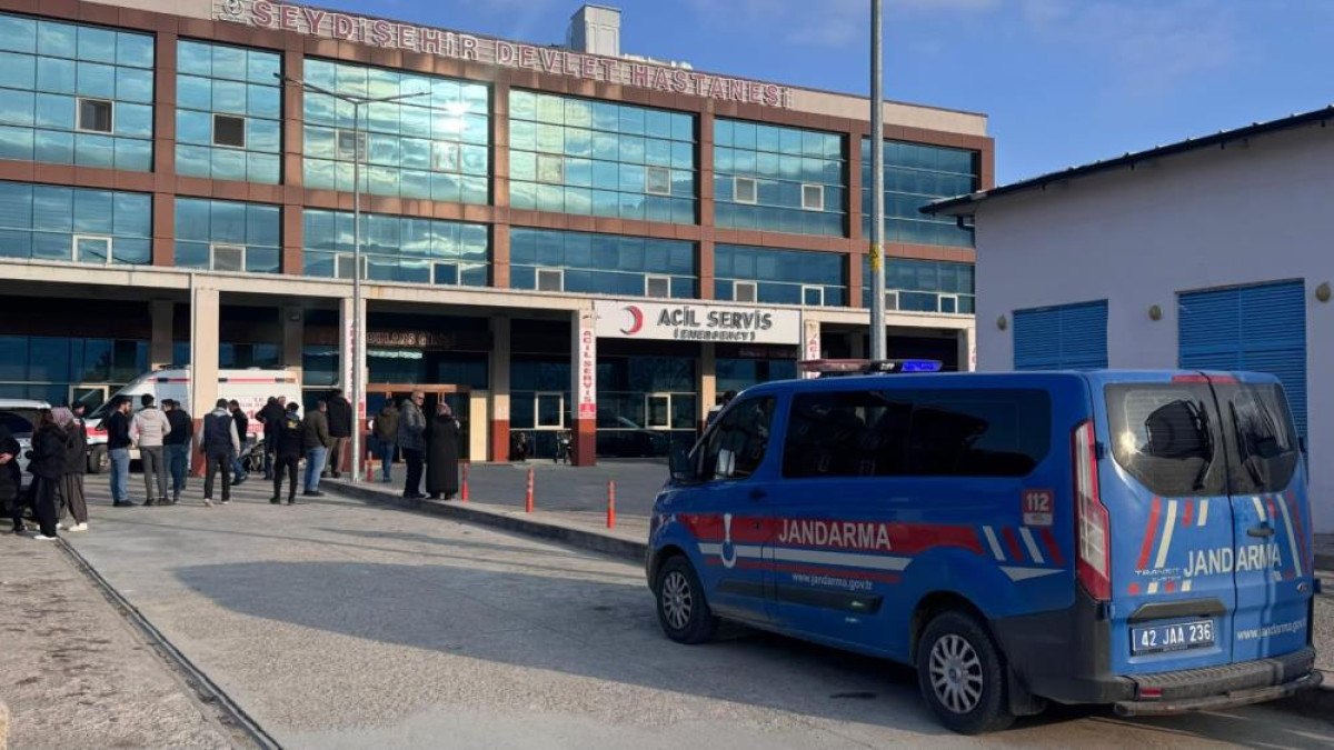 Konya'da minibüsün altında kalan çocuk can verdi 1 konyada minibusun altinda kalan cocuk can verdi 0 GktjhI31