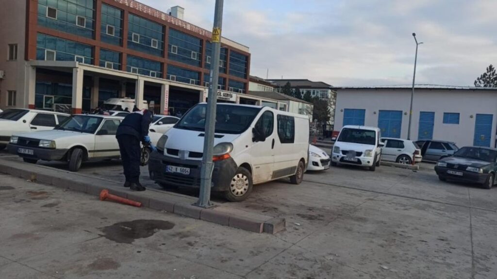 konyada minibusun altinda kalan cocuk can verdi 7JRseG3x