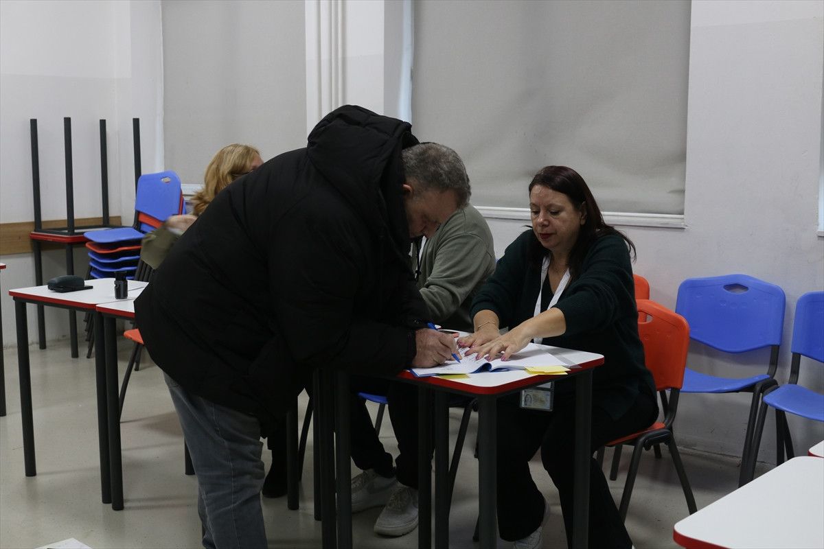 kosovada genel secim heyecani halk sandik basina gitti 3 Qw1NApUv