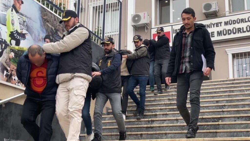 kucukcekmecede 750 bin lira degerinde kaban caldilar QIy3OzQp