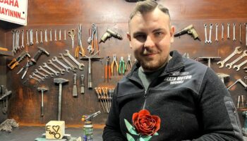 kutahyada nisanliya ilginc hediye RgVFJ3MS