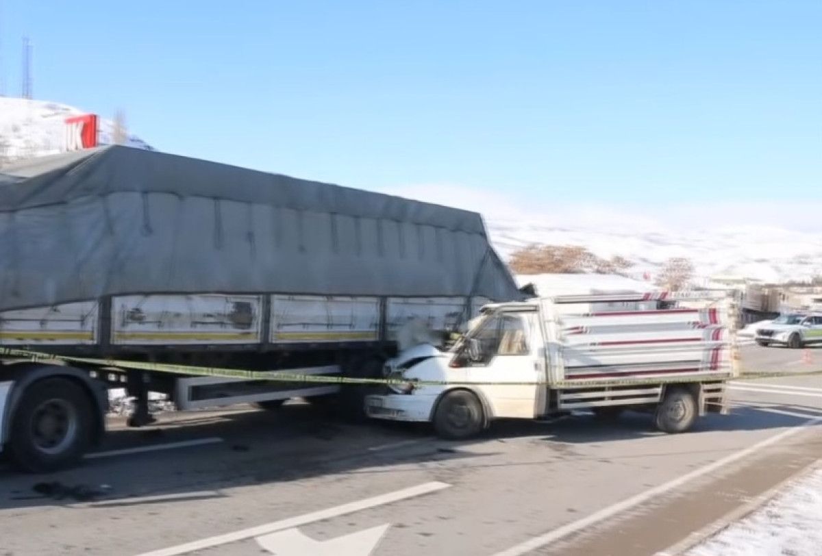 malatyada kamyonet tira carpti 0 dlRdXr3F