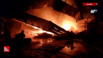 manisada hali fabrikasinda cikan yangin kontrol altina alindi l3ATPZlK