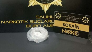 manisada otomobilde kokainle yakalandilar rquAsB59