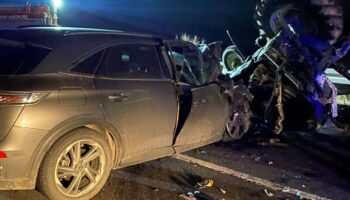 mardindeki kazada otomobil ile traktor carpisti hahlpszE