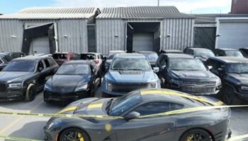 mersin limaninda 24 adet luks arac ele gecirildi iylIKZBM