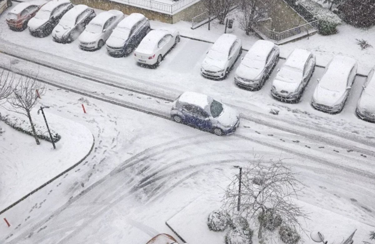 meteoroloji ve akomdan pes pese uyarilar kar anadolu yakasina kayacak 0 Xe73QeW6