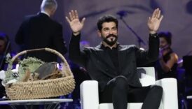 moskovadan suudi arabistana gecti burak ozcivitin yanina oturmak 1 milyon dolar Hd4AFeqn