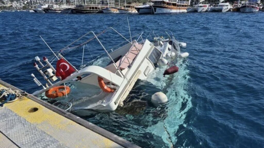 muglada 15 metrelik tekne batti UTKs3AqQ