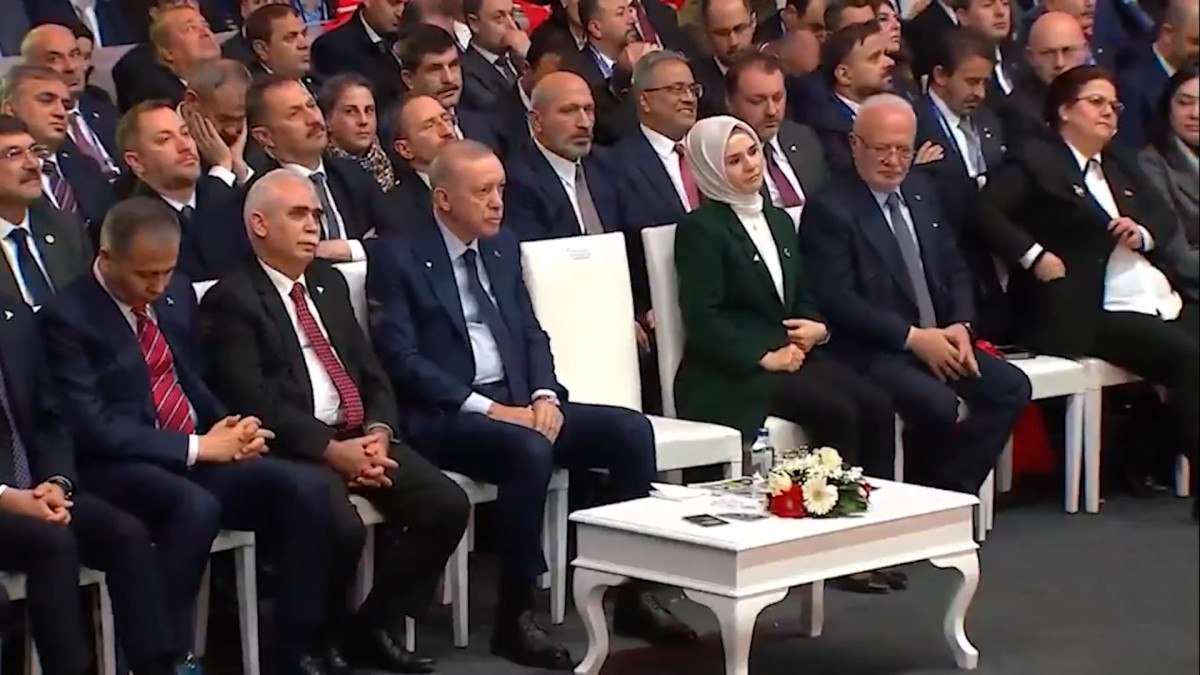 murat kurum depremlerin 2 gununde cumhurbaskani erdogandan aldigi telefonu anlatti 1 P8clCilJ