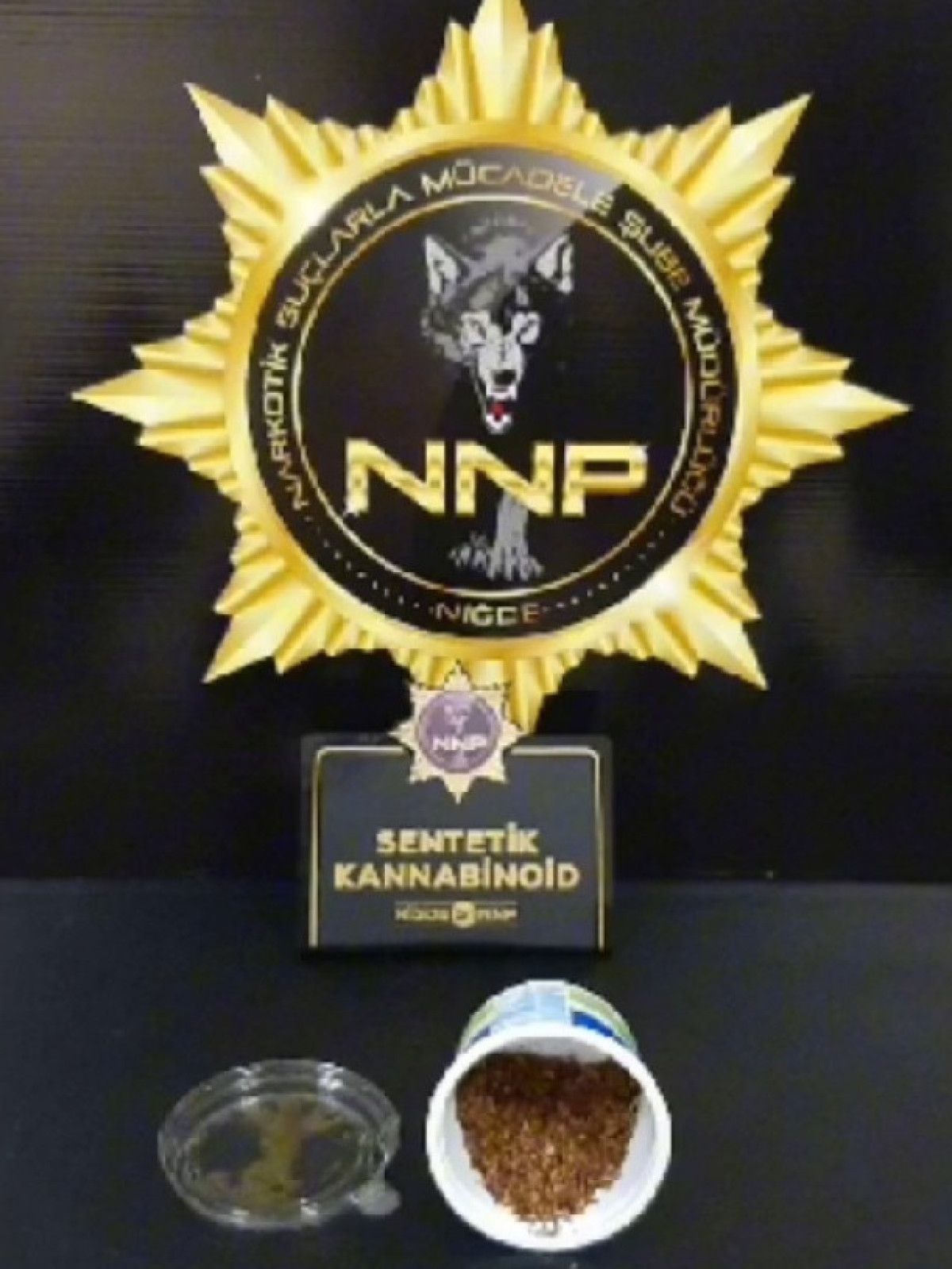 Niğde’de uyuşturucu operasyonunda 3 kişi tutuklandı 3 nigdede uyusturucu operasyonunda 3 kisi tutuklandi 2 HhTI6dvr