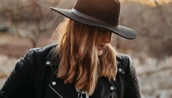 nikki st croweun kaleminden karanlik bir masal karanlik olan XsZflwye