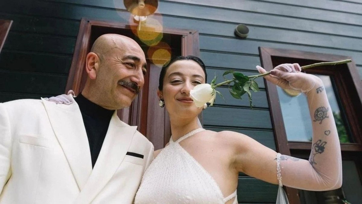 O Ses Türkiye'nin yeni jürisi Melike Şahin'in eşi ile yaş farkı şoke etti! 1 o ses turkiyenin yeni jurisi melike sahinin esi ile yas farki soke etti 0