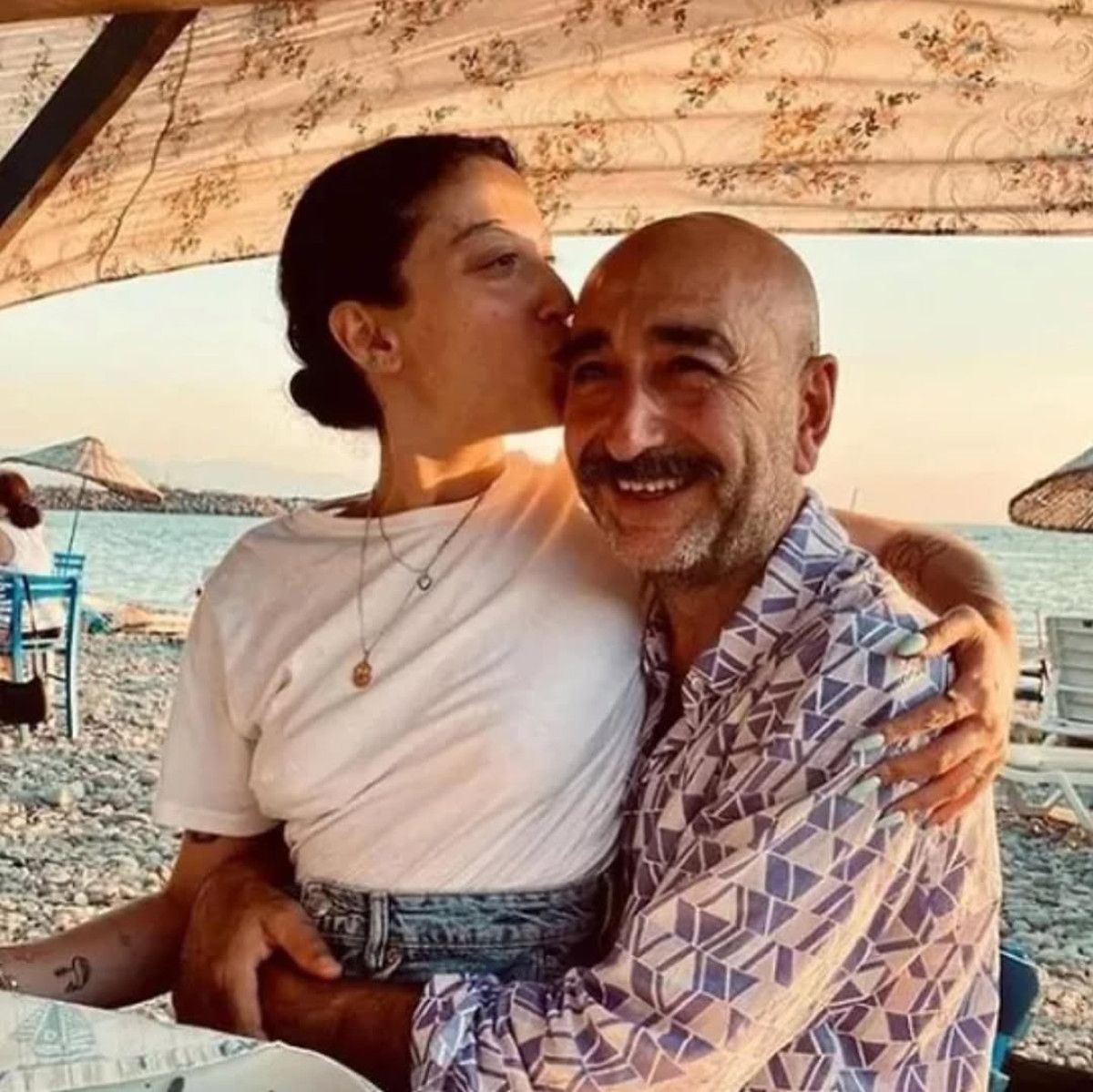 O Ses Türkiye'nin yeni jürisi Melike Şahin'in eşi ile yaş farkı şoke etti! 2 o ses turkiyenin yeni jurisi melike sahinin esi ile yas farki soke etti 1 6224QPnQ