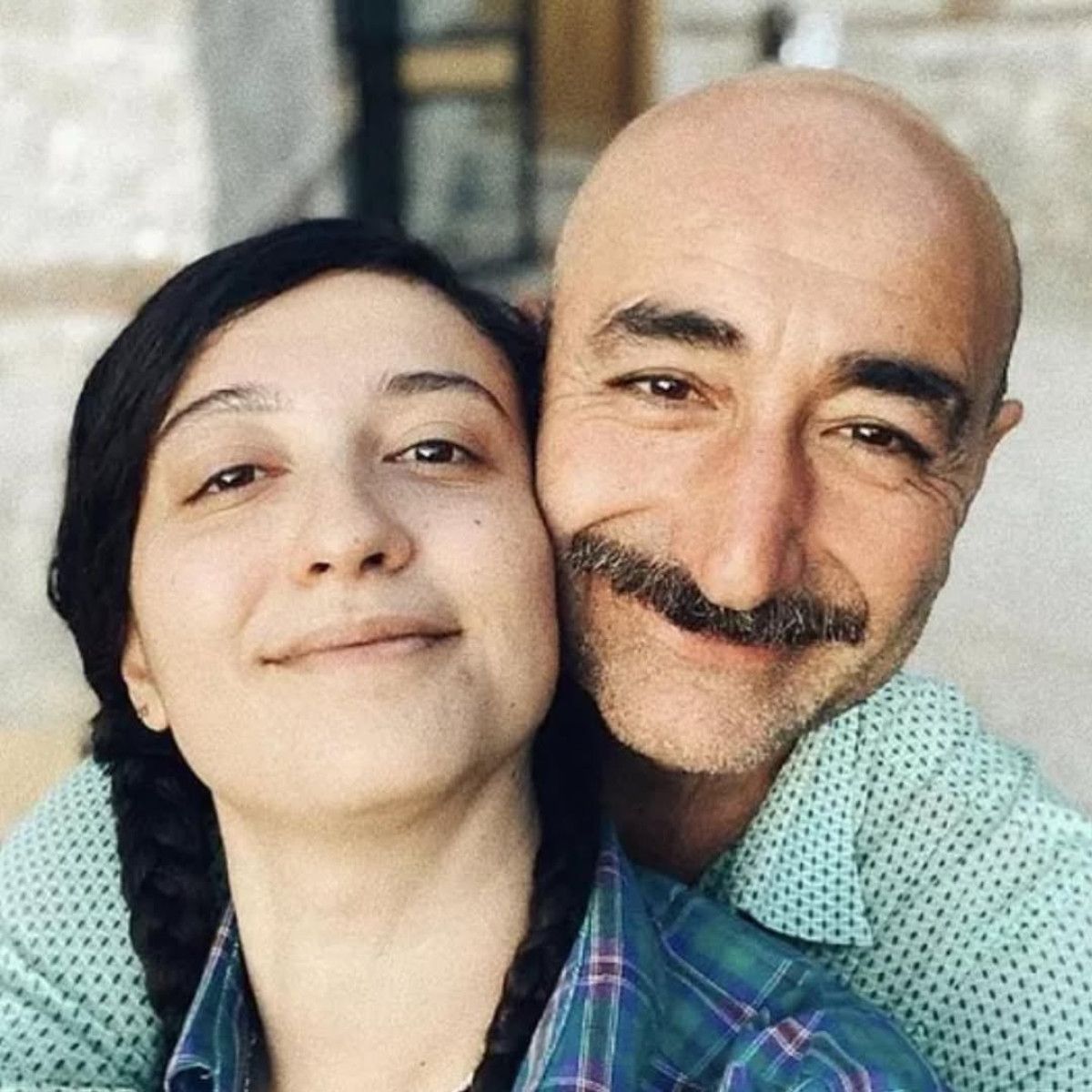 O Ses Türkiye'nin yeni jürisi Melike Şahin'in eşi ile yaş farkı şoke etti! 4 o ses turkiyenin yeni jurisi melike sahinin esi ile yas farki soke etti 3 iMfv2Dzl