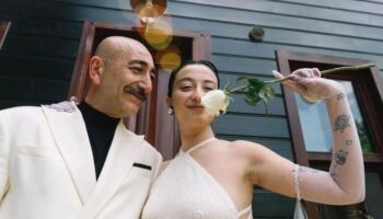 o ses turkiyenin yeni jurisi melike sahinin esi ile yas farki soke etti 3UYpxKz1