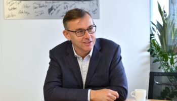 peugeotda yeni donem ceoluk koltuguna alain favey oturdu XyaN9IKq