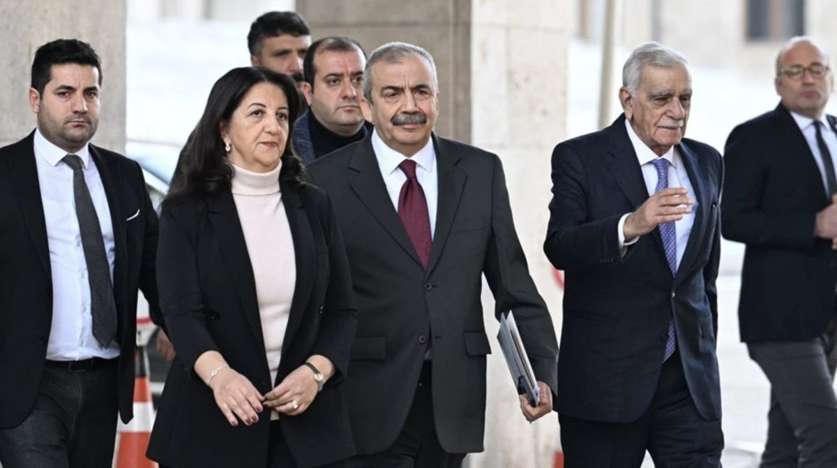 pkk elebasi ocalandan teror orgutune mektup ben kurdum ben dagitiyorum 1 7jKSEuRw