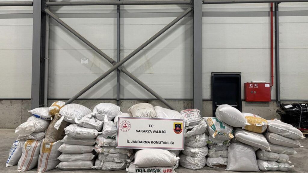 sakaryada kacakcilik operasyonu 35 ton tutun ve 2 gozalti aIFkaxTQ