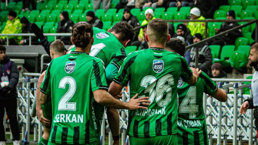sakaryaspor corum fk karsisinda iki golle guldu PVxHXWtX