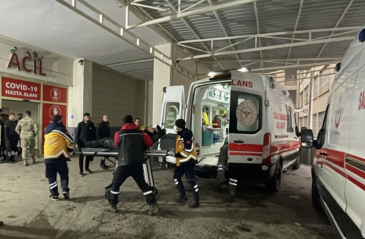 sanliurfada petrol sahasinda kaza 2 isci agir yaralandi 0