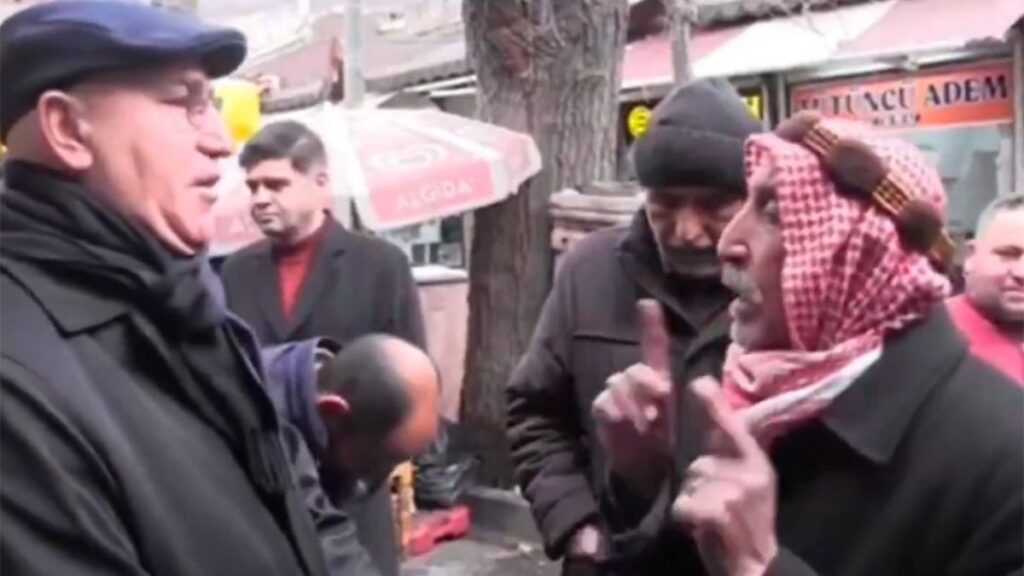 sanliurfali vatandastan chpli mahmut tanali sasirtan dayak istegi xJWwSKVO