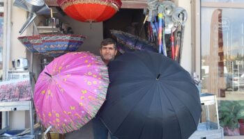 semsiye fiyatlari artinca vatandas solugu tamircide aldi 3rciLEnx