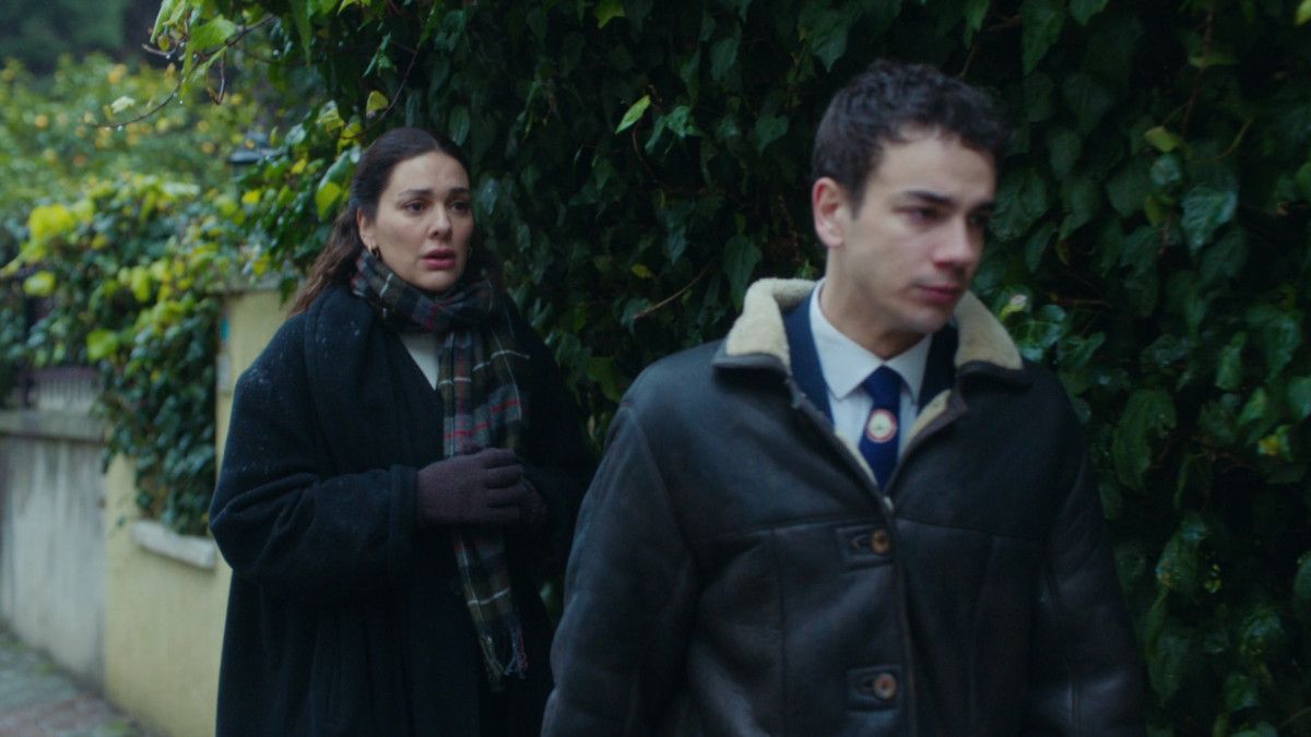 sezen aksu ferdi tayfurun bana sor sarkisini ilk kez yorumladi 3