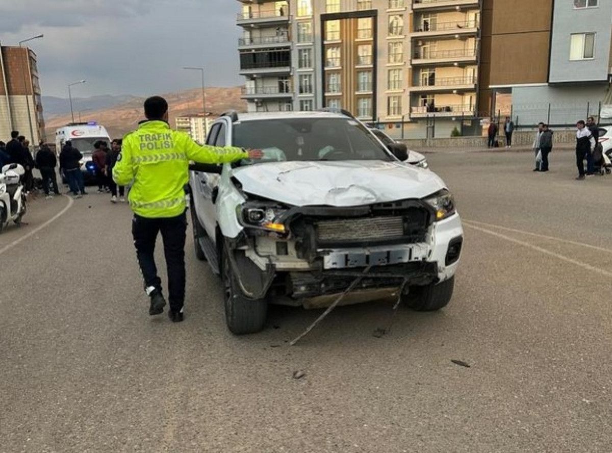 siirtte otomobil ile motosiklet carpisti 1 olu 0 SeDuekp1