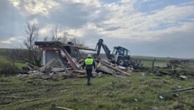 silivride metruk binalar yikiliyor 6 bina yikildi XhMqB8UW