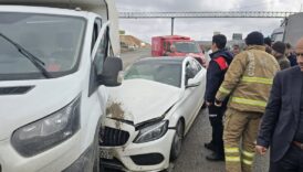 sirnakta otomobil ile kamyonet carpisti 5 yarali Ig6illtP