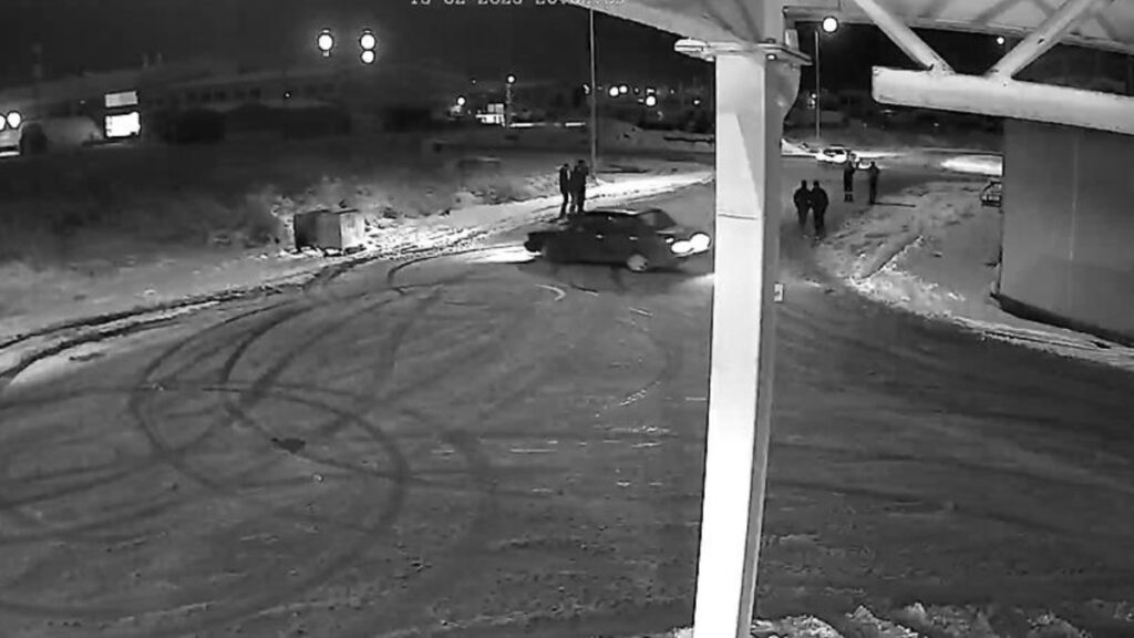 sivasta drift atan 2 magandaya para cezasi kesildi toplam 92 bin 784 tl zM4rSzjP