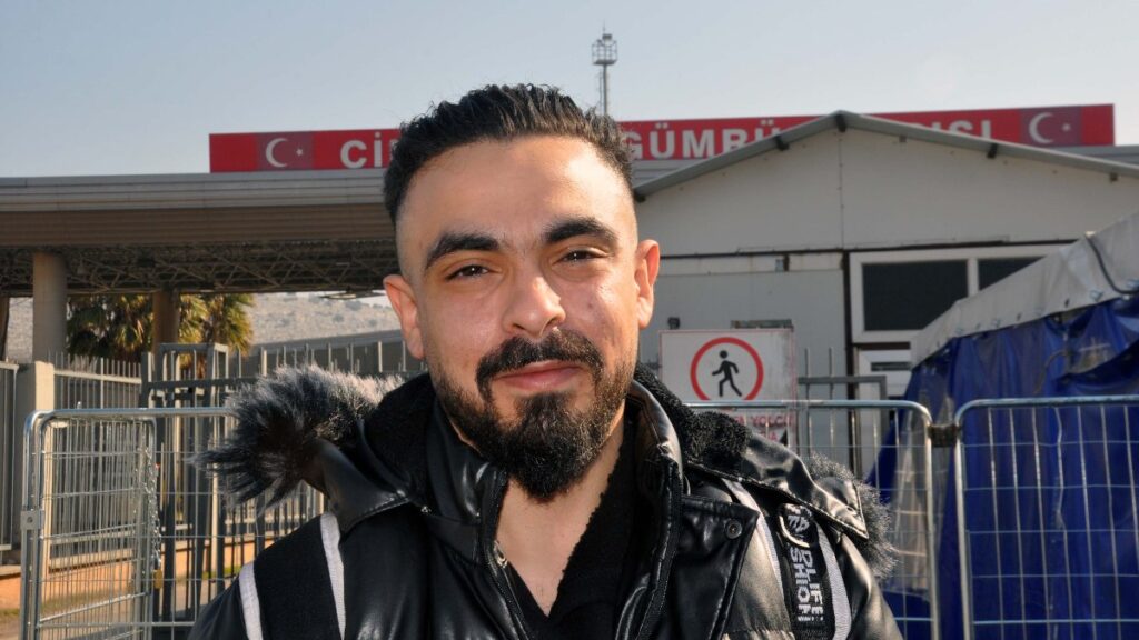 suriyeli ogretmenden cagri ulkenize donun RLFkhTeg