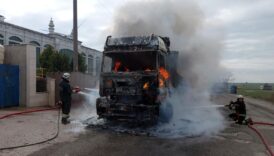 tekirdagda park halindeki tir alev aldi PpxdzlM5