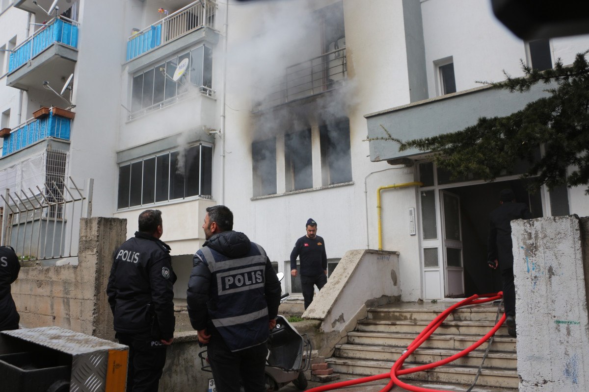 tokatta 6 katli apartmanda yangin 3 rQpzbKta