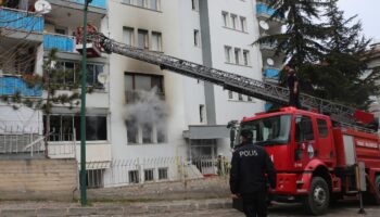 tokatta 6 katli apartmanda yangin aJDiCnJE